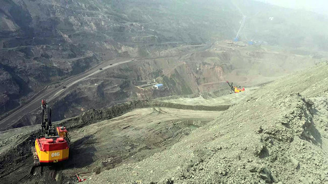 撫順礦業(yè)集團(tuán)西露天礦土石方剝離鉆孔工程